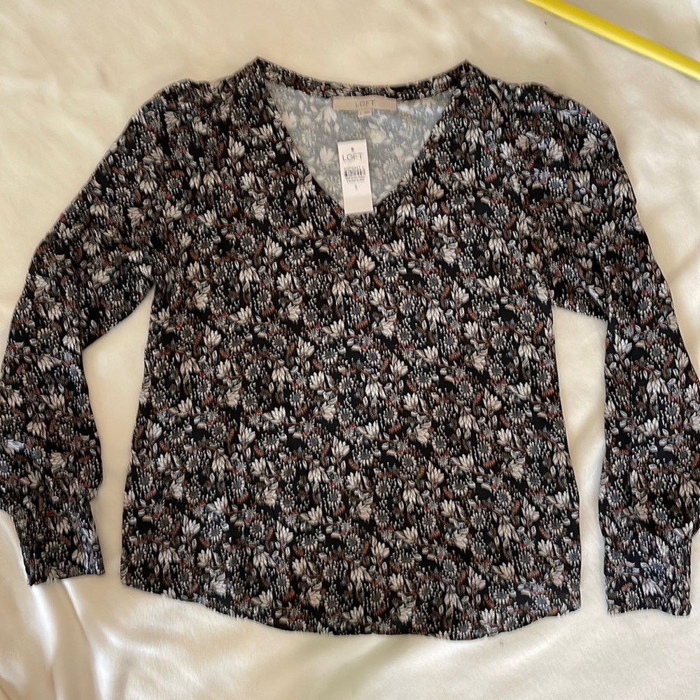 BNWT loft long sleeve v neck mixed media top size small